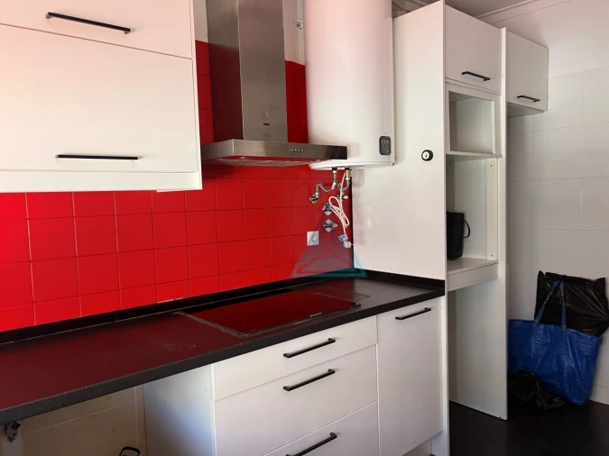 Apartamento T2 para Arrendamento em Massamá e Monte Abraão Foto 3