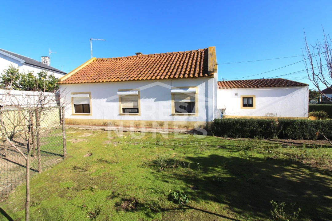 Moradia T2 para Venda em Quinta do Anjo Foto 1