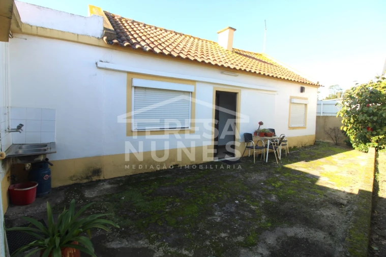 Moradia T2 para Venda em Quinta do Anjo Foto 16