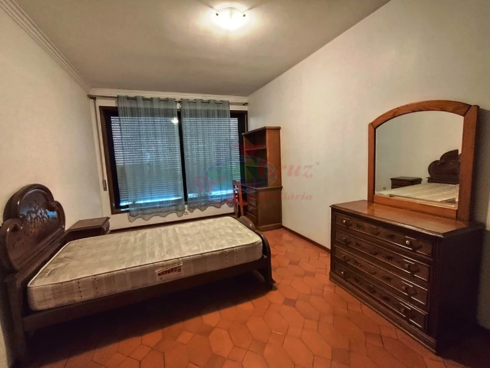 Quarto para Arrendamento em Santo Antonio dos Olivais Foto 1
