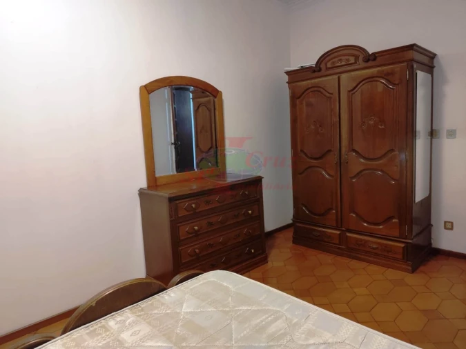 Quarto para Arrendamento em Santo Antonio dos Olivais Foto 2
