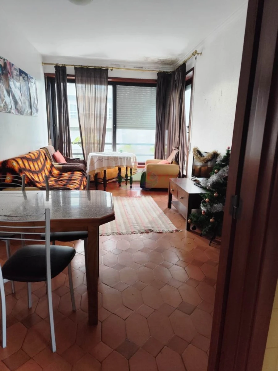 Quarto para Arrendamento em Santo Antonio dos Olivais Foto 3