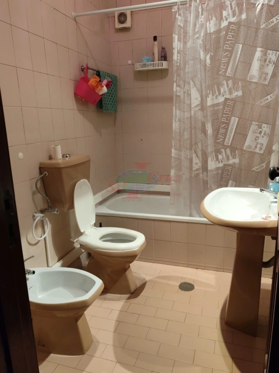 Quarto para Arrendamento em Santo Antonio dos Olivais Foto 6