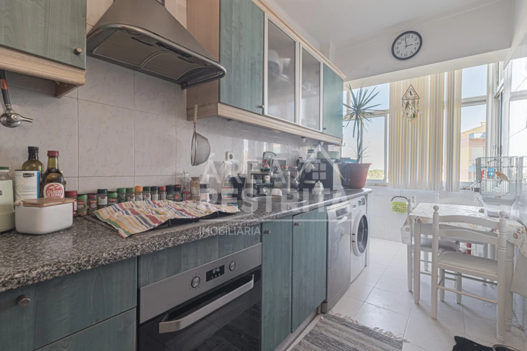 Apartamento T3 para Venda em Laranjeiro e Feijó Foto 1