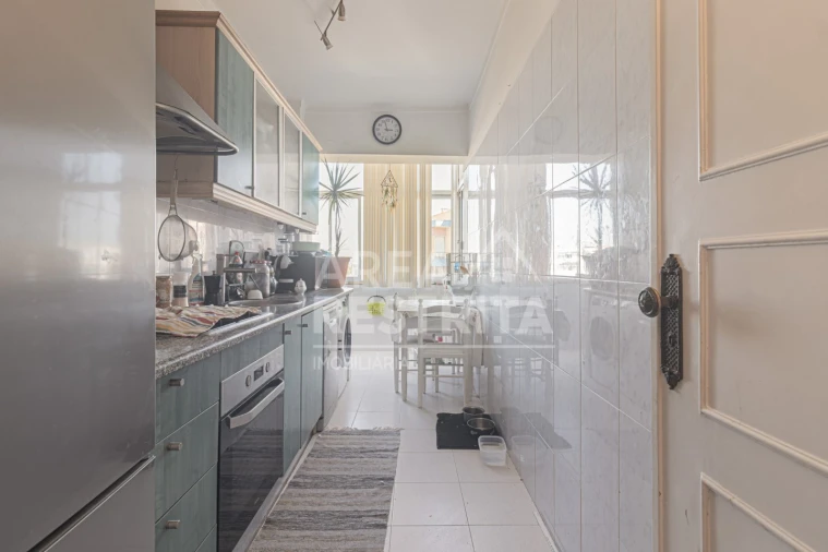 Apartamento T3 para Venda em Laranjeiro e Feijó Foto 2