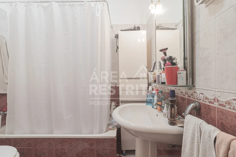 Apartamento T3 para Venda em Laranjeiro e Feijó Foto 21