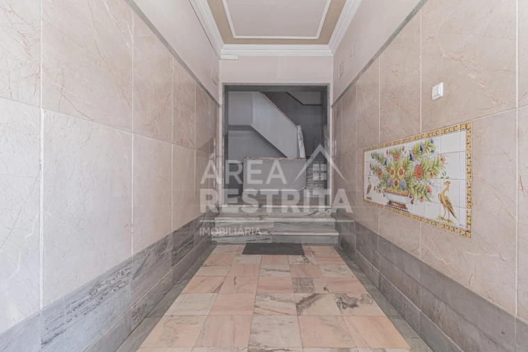 Apartamento T3 para Venda em Laranjeiro e Feijó Foto 23