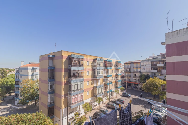 Apartamento T3 para Venda em Laranjeiro e Feijó Foto 25