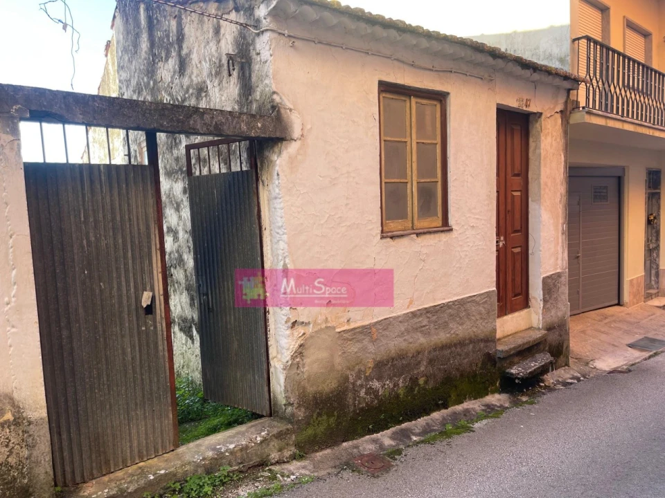 Moradia T2 para Venda em Amiais de Baixo Foto 1