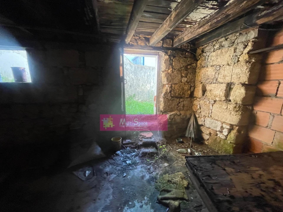 Moradia T2 para Venda em Amiais de Baixo Foto 6