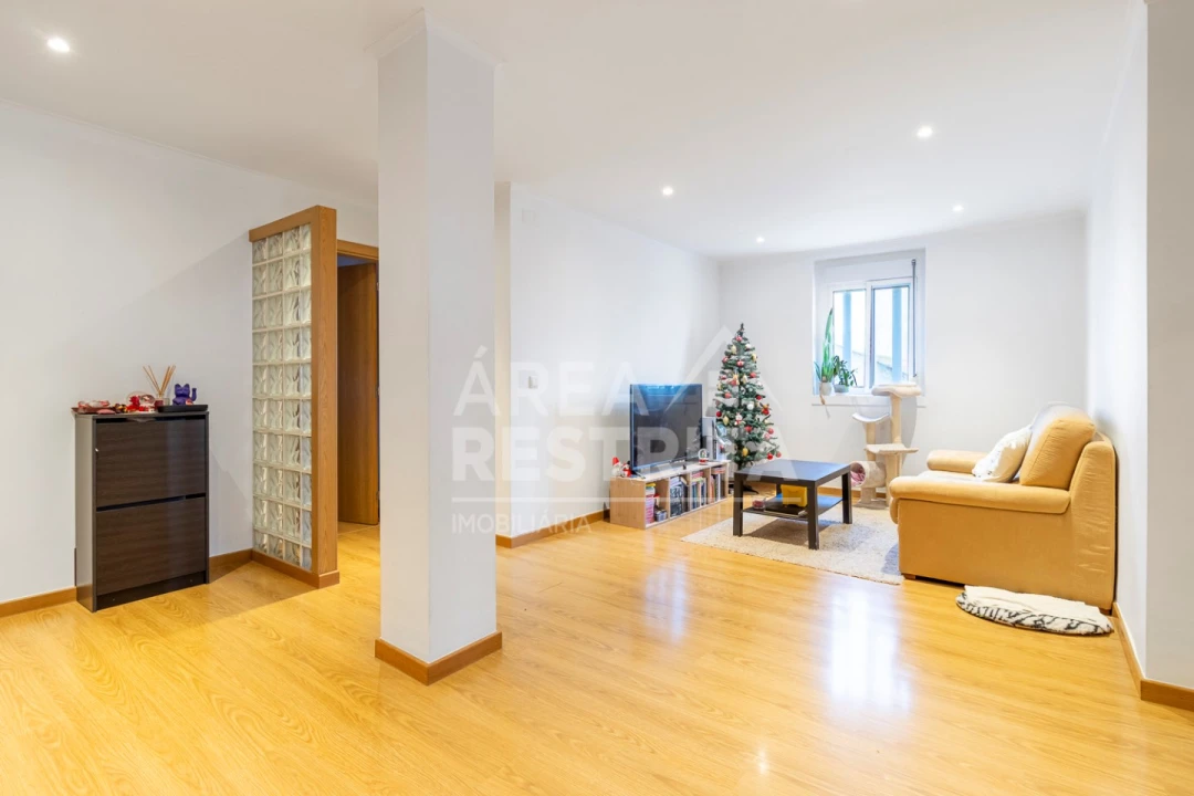 Apartamento T3 para Venda em Seixal, Arrentela e Aldeia de Paio Pires Foto 1
