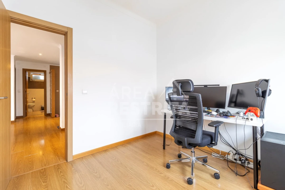 Apartamento T3 para Venda em Seixal, Arrentela e Aldeia de Paio Pires Foto 24