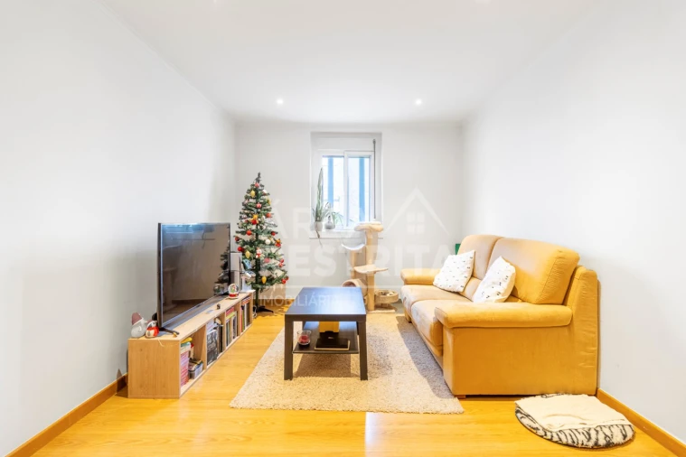 Apartamento T3 para Venda em Seixal, Arrentela e Aldeia de Paio Pires Foto 3