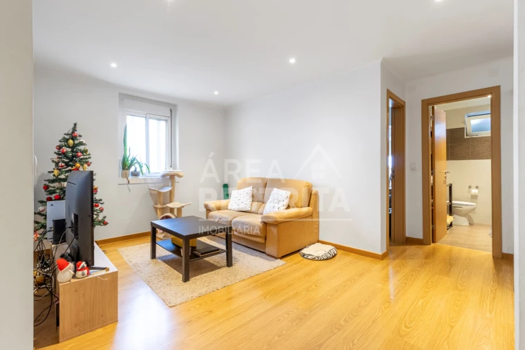 Apartamento T3 para Venda em Seixal, Arrentela e Aldeia de Paio Pires Foto 6