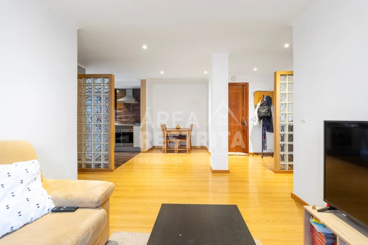 Apartamento T3 para Venda em Seixal, Arrentela e Aldeia de Paio Pires Foto 8