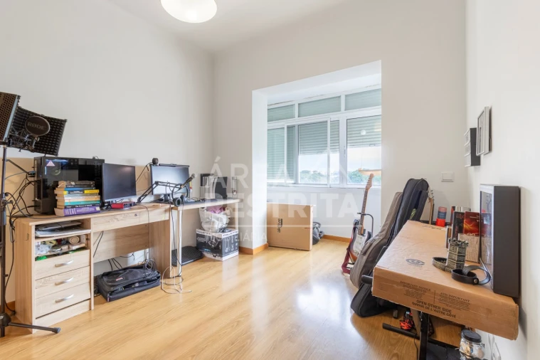 Apartamento T3 para Venda em Seixal, Arrentela e Aldeia de Paio Pires Foto 20