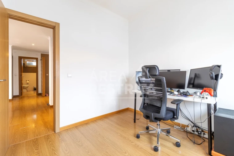 Apartamento T3 para Venda em Seixal, Arrentela e Aldeia de Paio Pires Foto 24