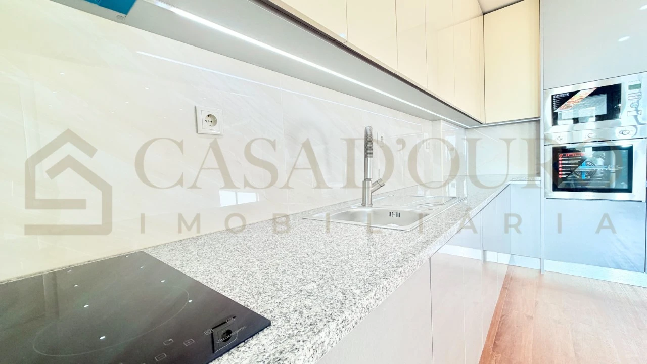 Apartamento T3 para Venda em Aguas Santas Foto 2