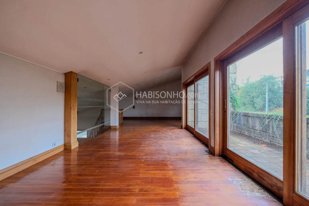 Moradia T4 para Venda em Azurem Foto 7