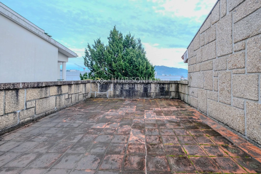 Moradia T4 para Venda em Azurem Foto 22