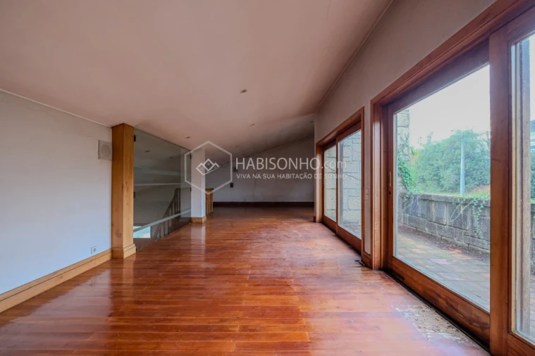 Moradia T4 para Venda em Azurem Foto 7