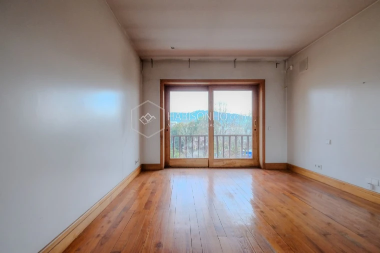 Moradia T4 para Venda em Azurem Foto 12