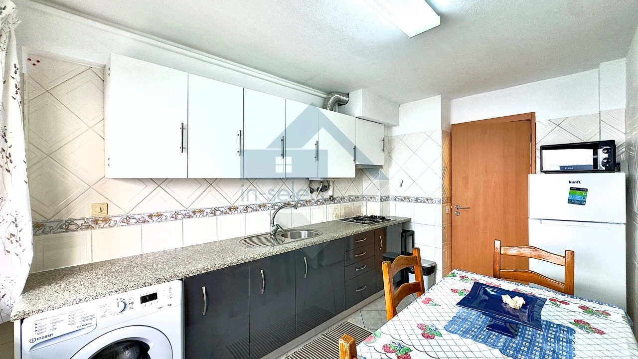 Apartamento T2 para Venda em Quelfes Foto 8