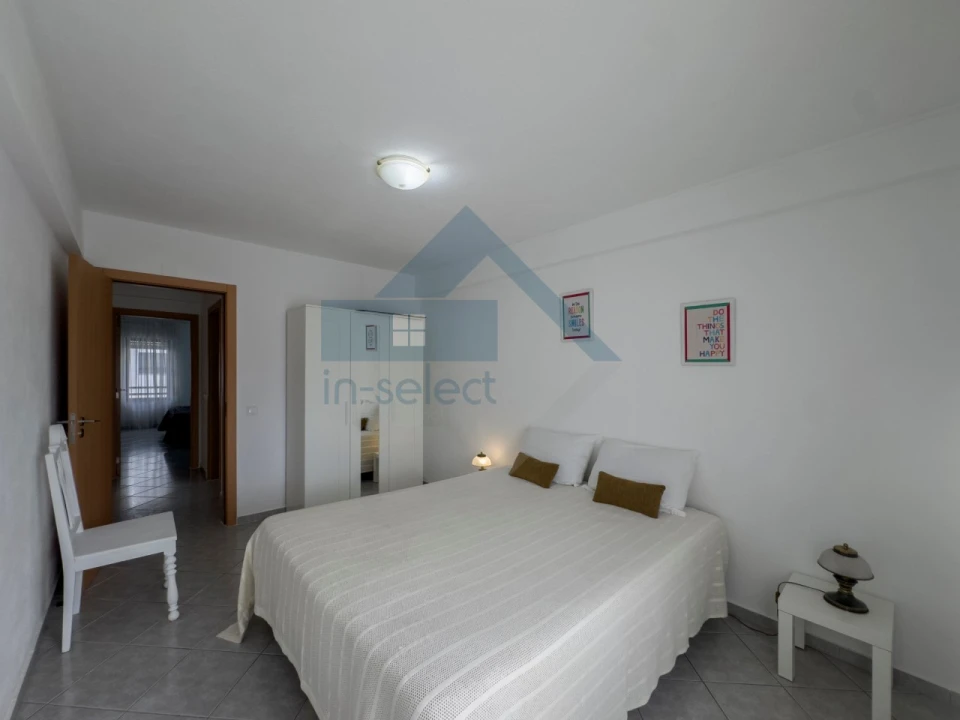 Apartamento T2 para Venda em Quelfes Foto 19