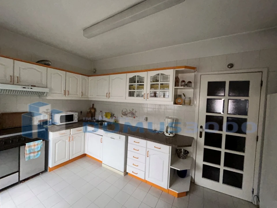 Moradia T4 para Venda em Nossa Senhora da Conceição, São Pedro e São Dinis Foto 3