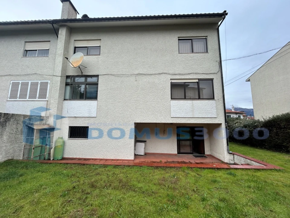 Moradia T4 para Venda em Nossa Senhora da Conceição, São Pedro e São Dinis Foto 1