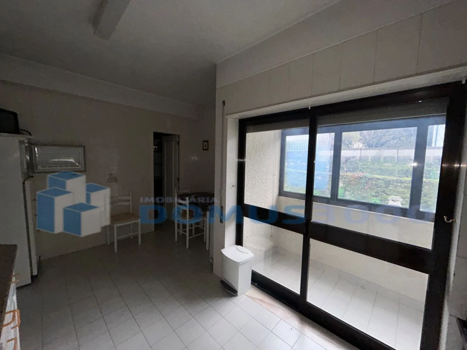 Moradia T4 para Venda em Nossa Senhora da Conceição, São Pedro e São Dinis Foto 4