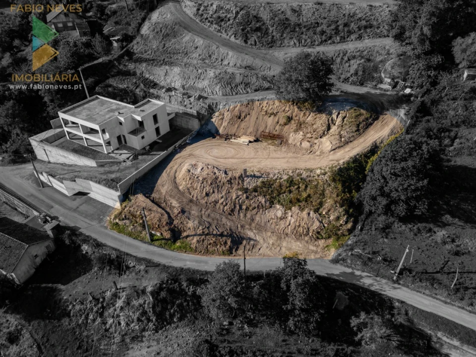 Terreno para Venda em Gondufe Foto 4