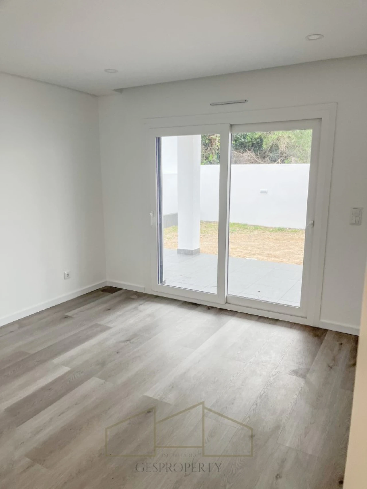 Moradia T4 para Venda em Charneca de Caparica e Sobreda Foto 7