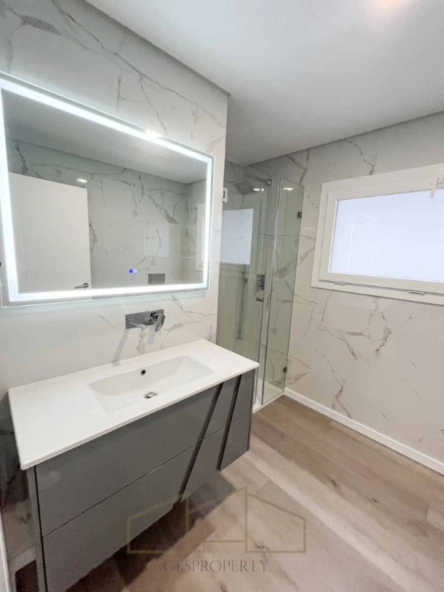 Moradia T4 para Venda em Charneca de Caparica e Sobreda Foto 12