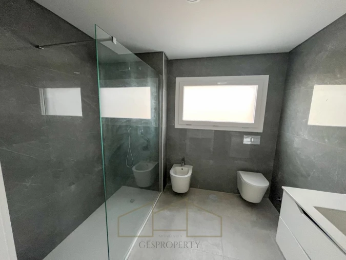 Moradia T4 para Venda em Charneca de Caparica e Sobreda Foto 17