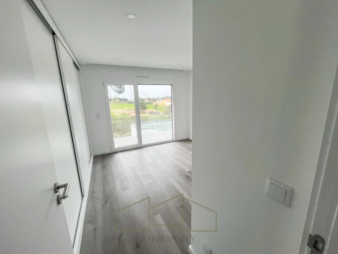 Moradia T4 para Venda em Charneca de Caparica e Sobreda Foto 21