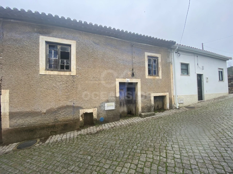 Moradia T1 para Venda em Salgueiro do Campo Foto 1