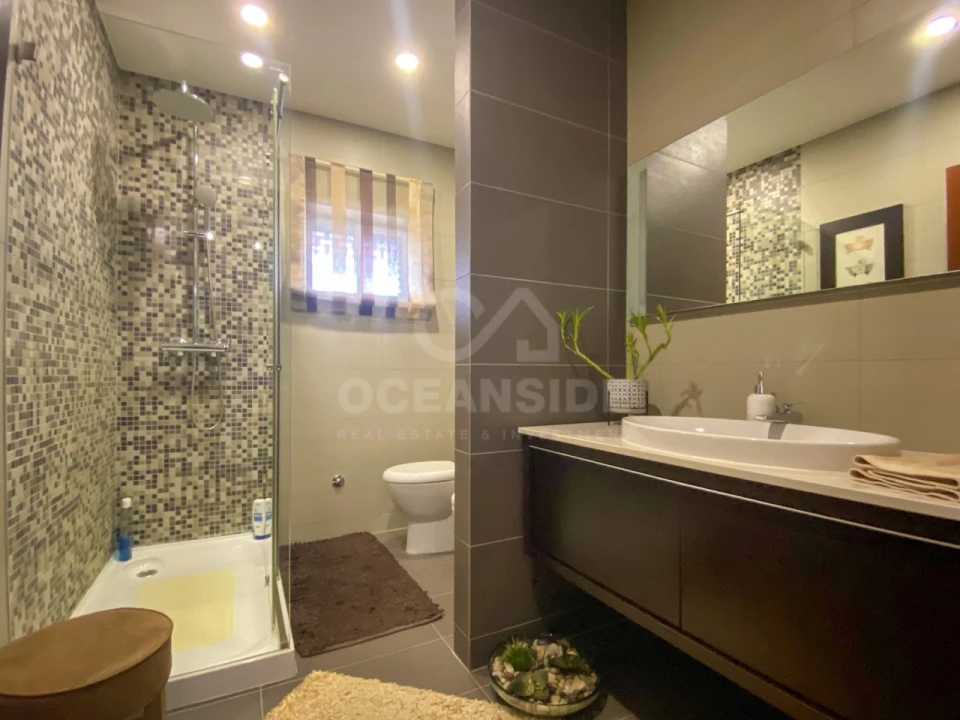 Moradia T5 para Venda em Escalos de Baixo e Mata Foto 11