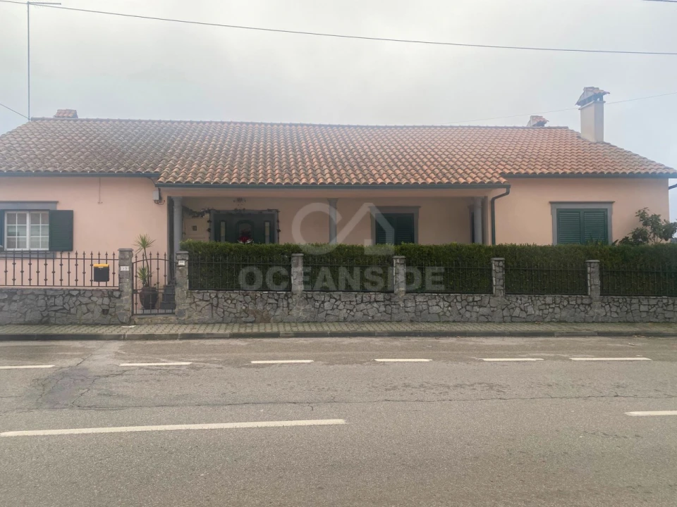 Moradia T5 para Venda em Escalos de Baixo e Mata Foto 1