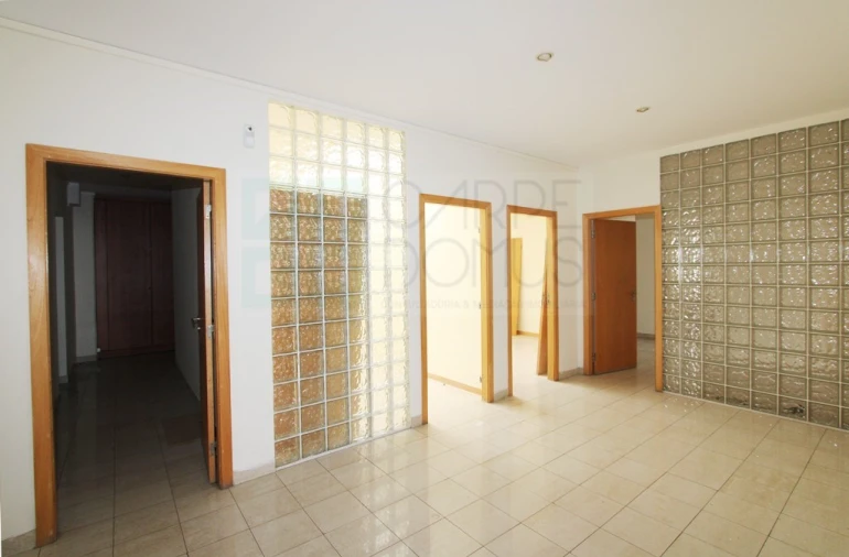 Escritório para Venda em Carnaxide e Queijas Foto 13