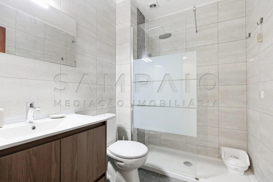 Apartamento T2 para Venda em Rio Tinto Foto 12