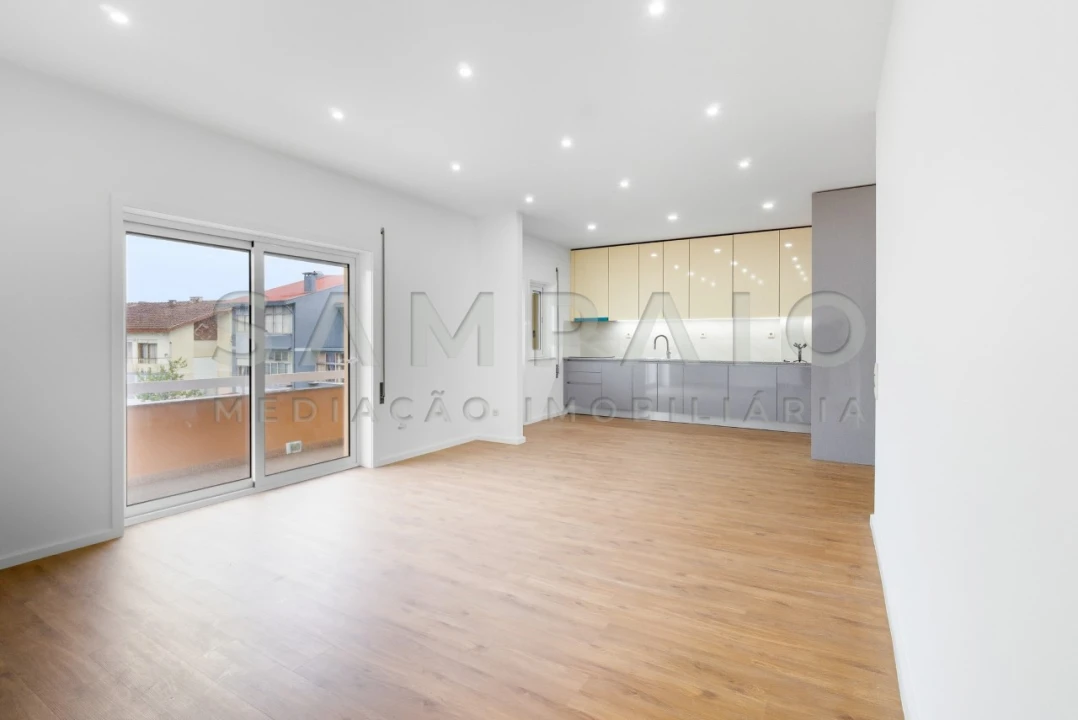 Apartamento T3 para Venda em Aguas Santas Foto 1