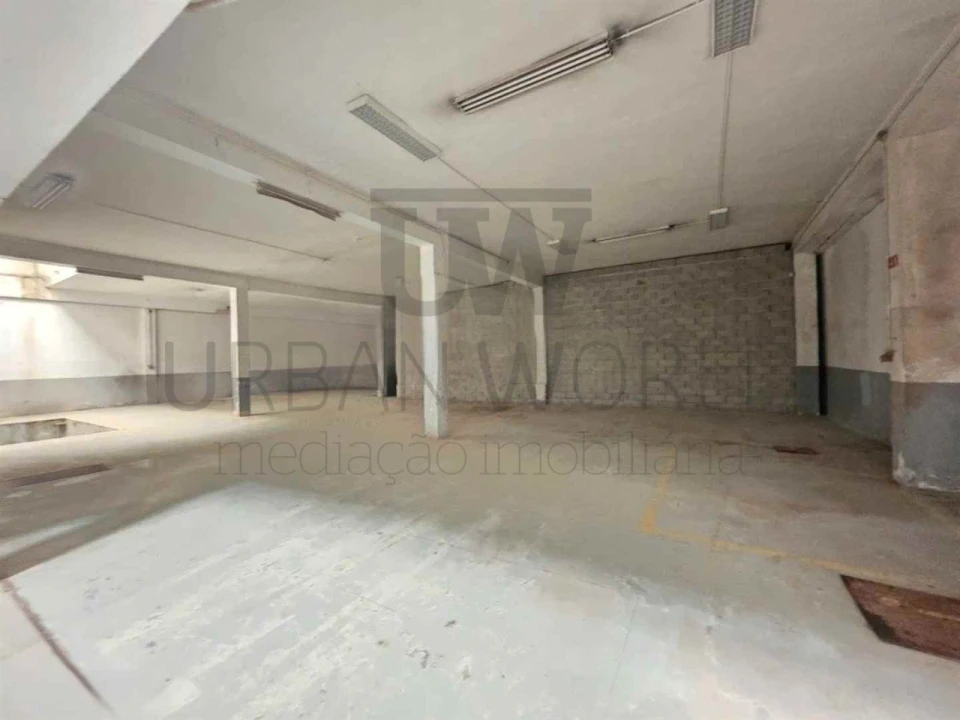 Armazém para Venda em Silvalde Foto 3