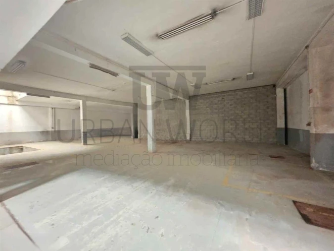 Armazém para Venda em Silvalde Foto 3