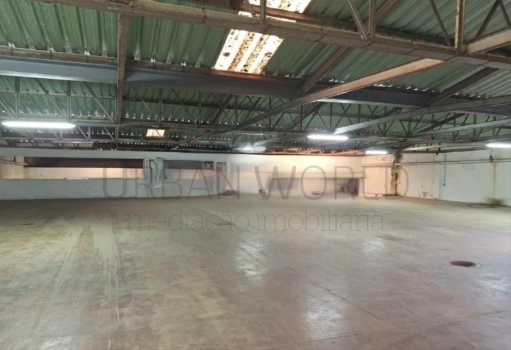 Armazém para Venda em Silvalde Foto 4