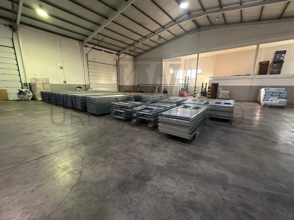 Armazém para Venda em Romeira e Várzea Foto 9