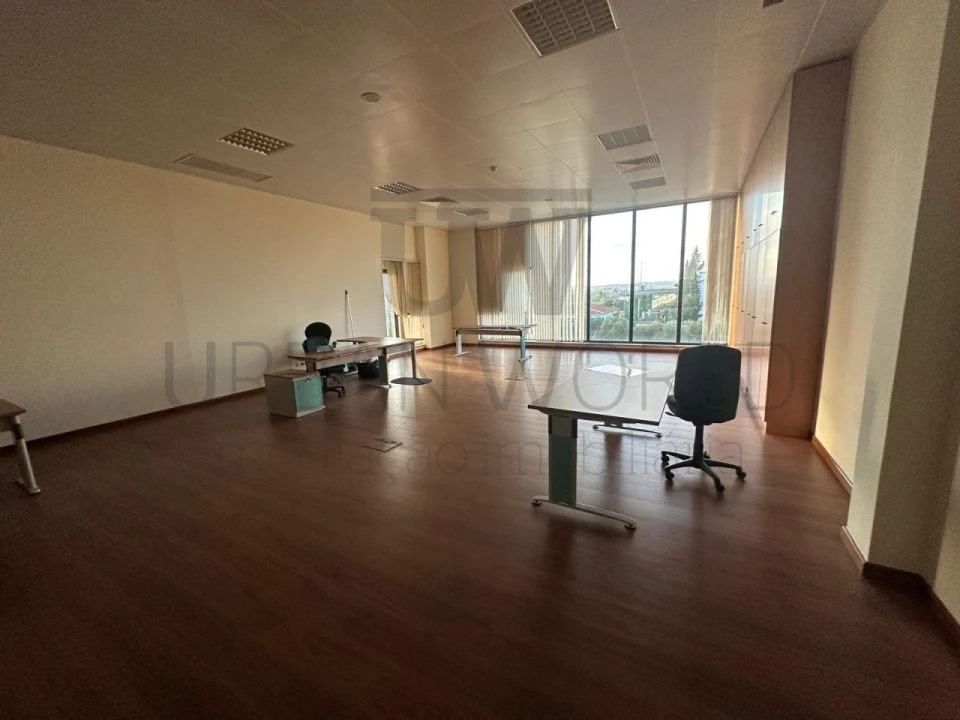 Armazém para Venda em Romeira e Várzea Foto 26