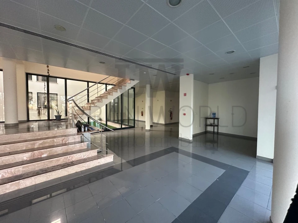 Armazém para Venda em Romeira e Várzea Foto 32