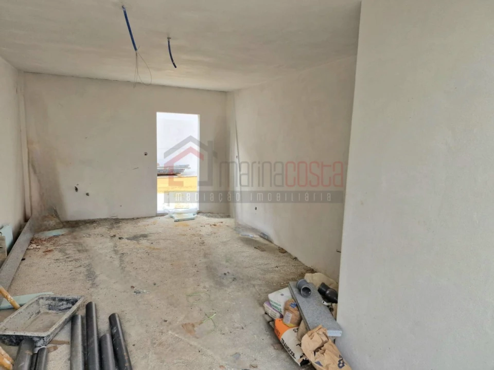 Moradia T4 para Venda em Atouguia da Baleia Foto 7