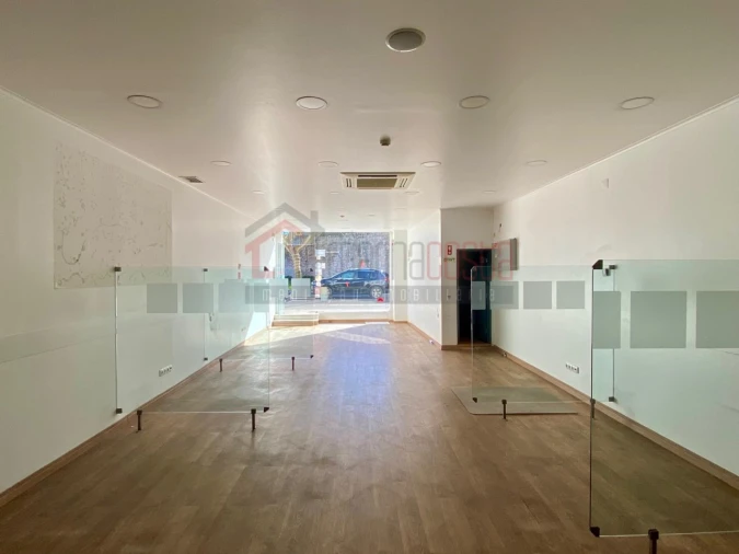 Loja para Arrendamento em Peniche Foto 3